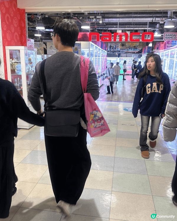 第一張：老婆在福岡血拼，我有其商場內Namco尋歡。第二張：...