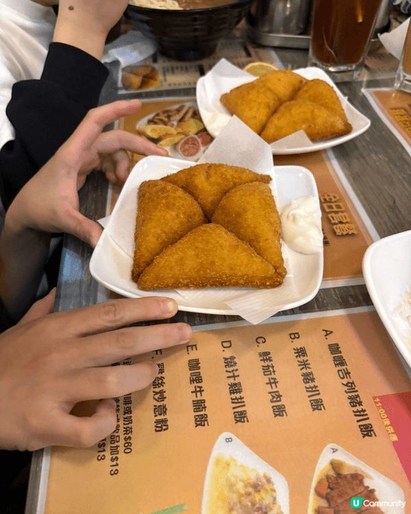 呢度係坪洲嘅美食同埋靚風景，小小嘅島嶼但係夠悠閒，而且又有美...