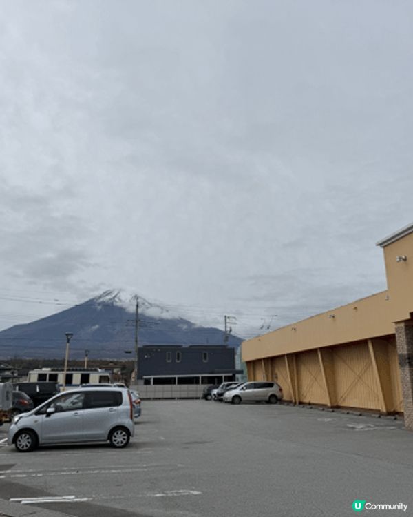 河口湖遠觀富士山風景。