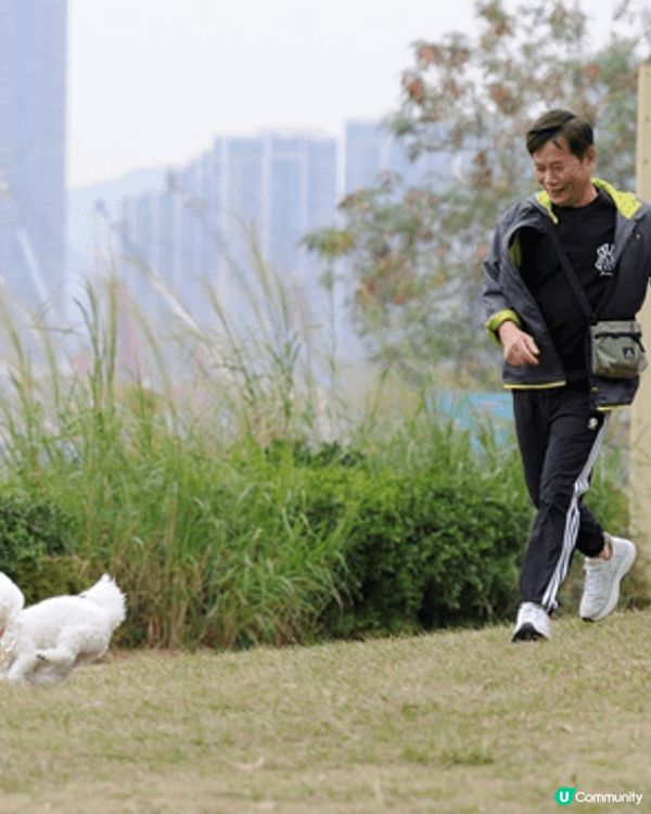 呢個係我狗狗同我爸爸去西九放電既相，狗狗同爸爸都好開心！