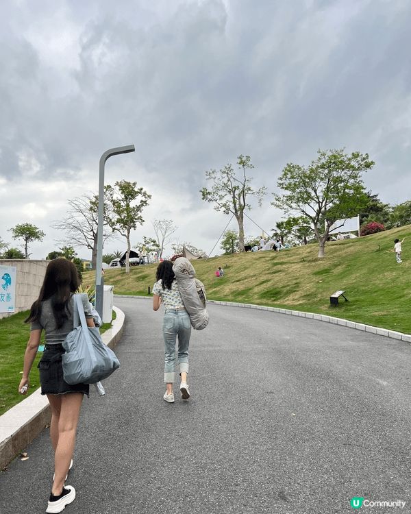 天氣好涼爽，當然係去野餐放鬆一下啦。好開心可以同閨蜜一齊享受...