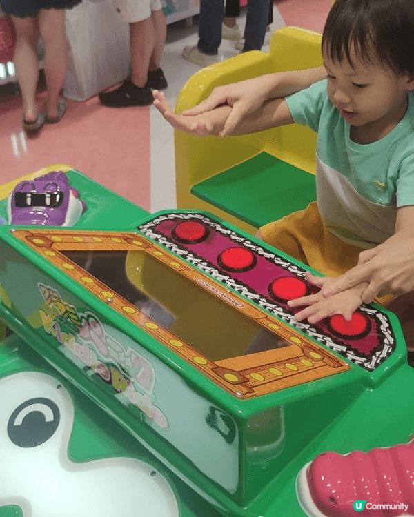 帶小朋友去左銅鑼灣皇室堡Namco，入面好多夾公仔機以及好岩...