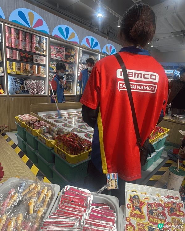 我上次同屋企人一齊玩，嫲嫲掟中咗三次，笑到碌地，簡直係親子互...