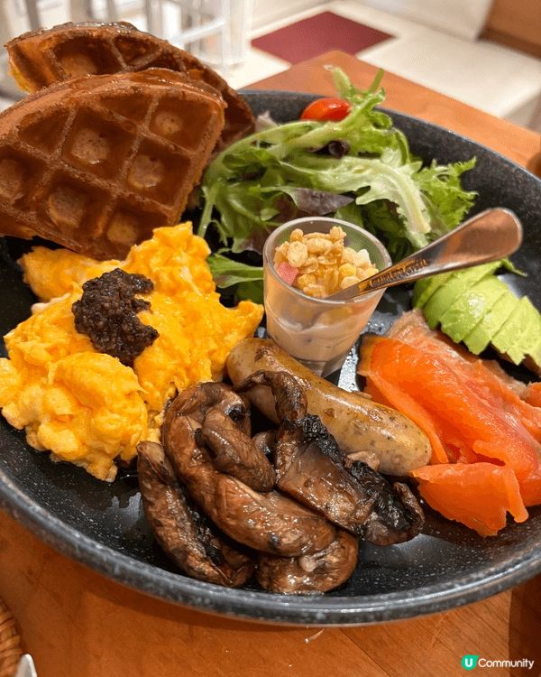 以上係香港秋天晴天，去cafe 享受好天同美食