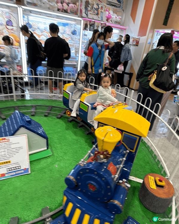 小朋友最鍾意去屯門分店玩火車，仲鍾意掉彩虹同夾公仔，又開心又...