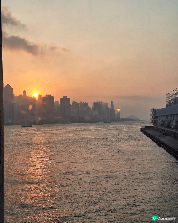 尖沙咀嘅聖誕燈飾同夜景係一流