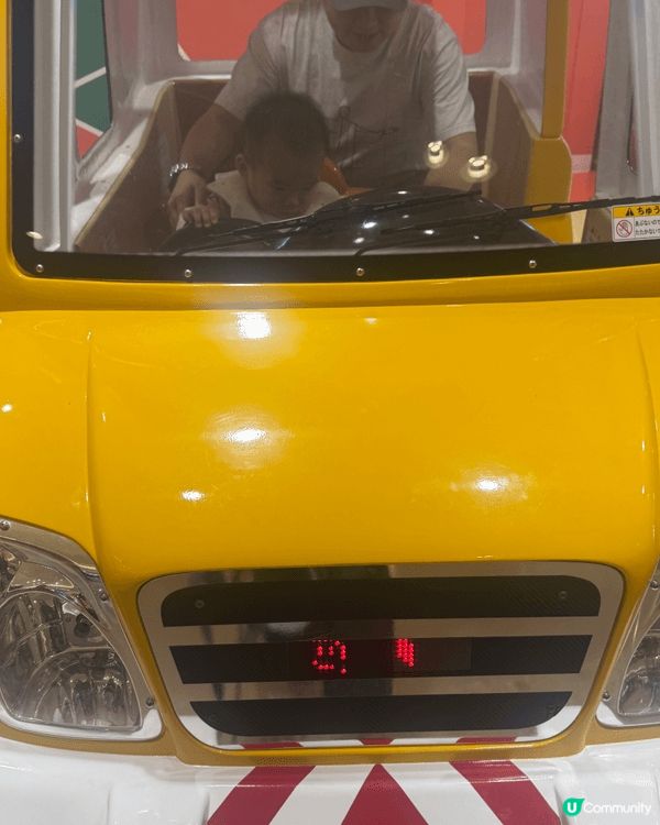 同爸爸一齊去NAMCO揸車車，之後每次經過都要去玩