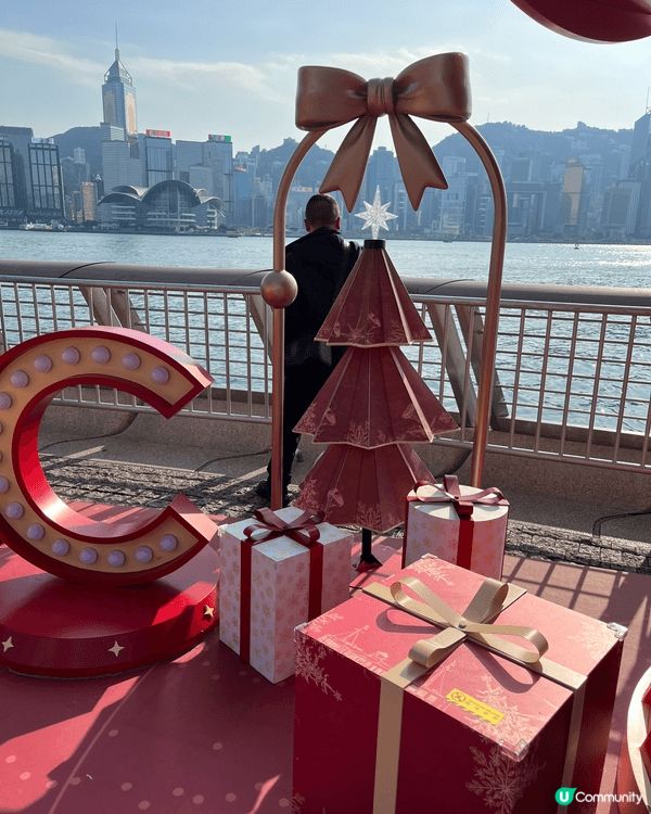 海旁永遠都係打卡嘅熱點，無論係香港定係尖沙咀嘅海旁都係可以留...