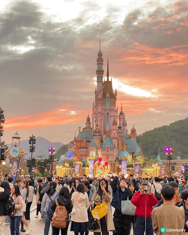 聖誕節去咗迪士尼 雖然人頭湧湧但玩得盡興