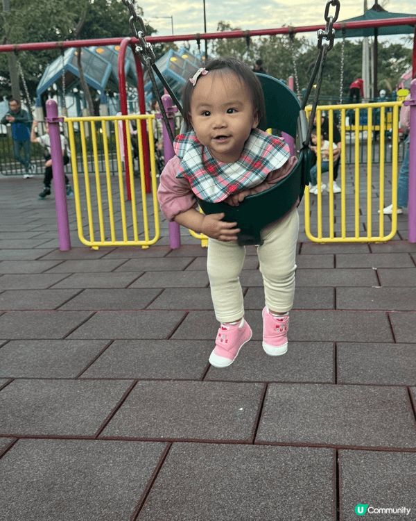 Kayla而家1歲，長大得好快好快，爸爸媽媽希望同Kayla...