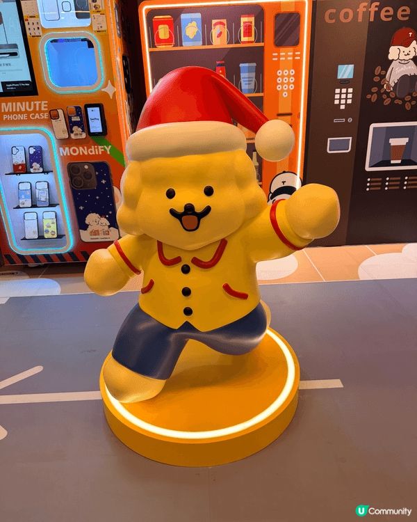 尖沙咀iSquare，因為嗰度有架手機case DIY嘅機，...