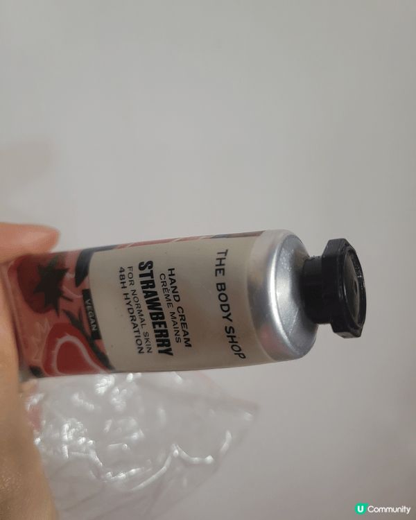 Body Shop 士多啤梨味手霜除了氣味芳香，滋潤同時也是...