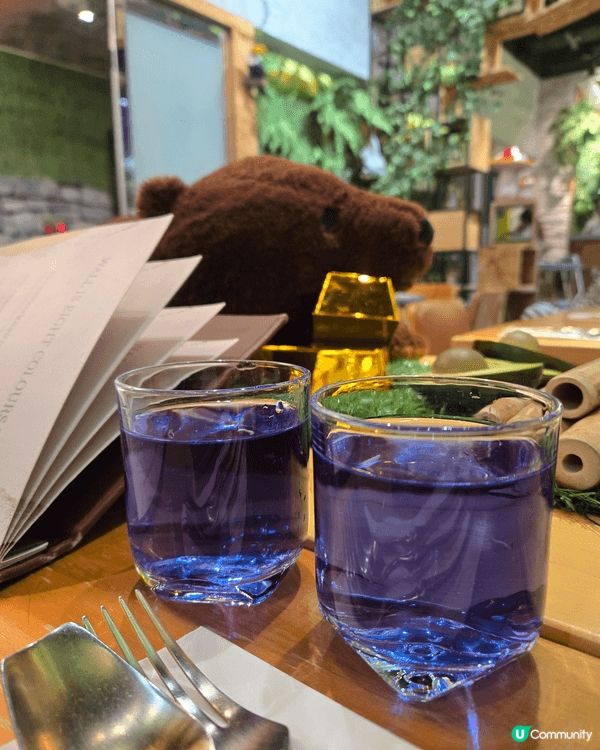我喜歡打卡和旅遊，除左新嘅的地方、文化和美食。每次旅行都是一...