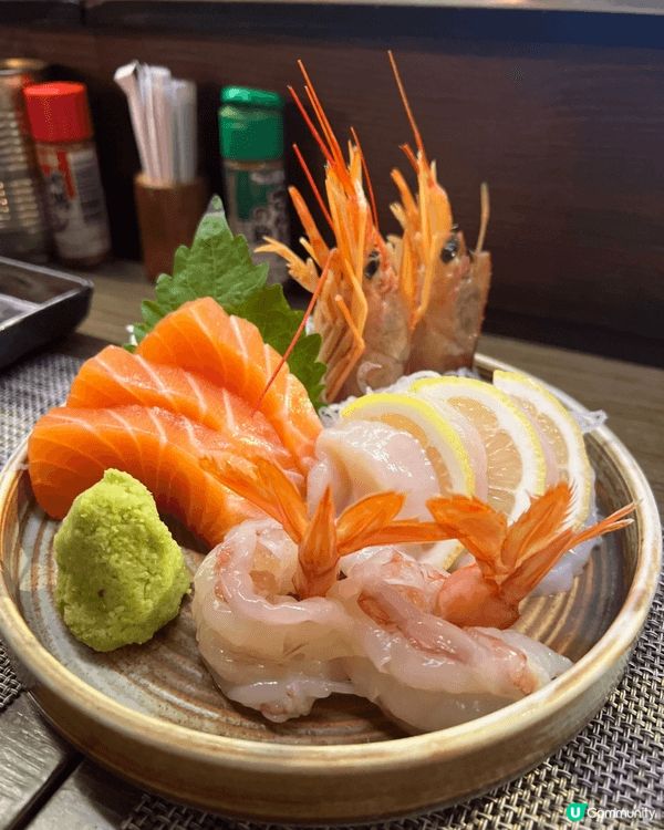 雖然係豚肉串燒專門店，但佢啲刺身都唔錯，三文魚／赤蝦🍤／帶子...