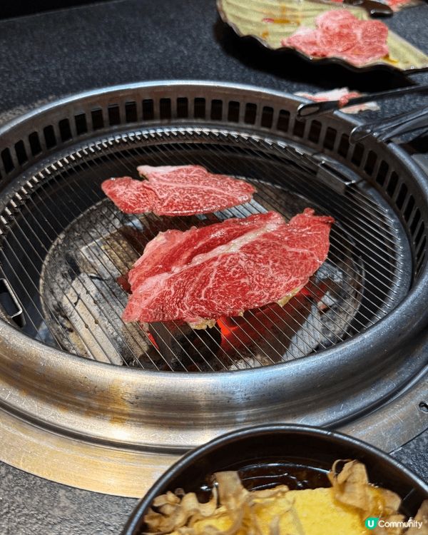 好食嘅one piece主題燒肉！裡面有好多海賊王嘅模型好靚...