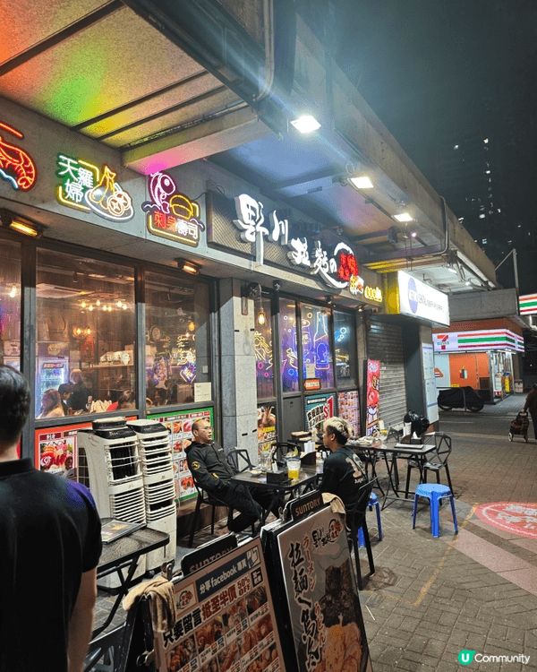 圖片一亞洲博覽館，氣氛寬敞整潔，很適合舉辦動漫展、玩具展等大...