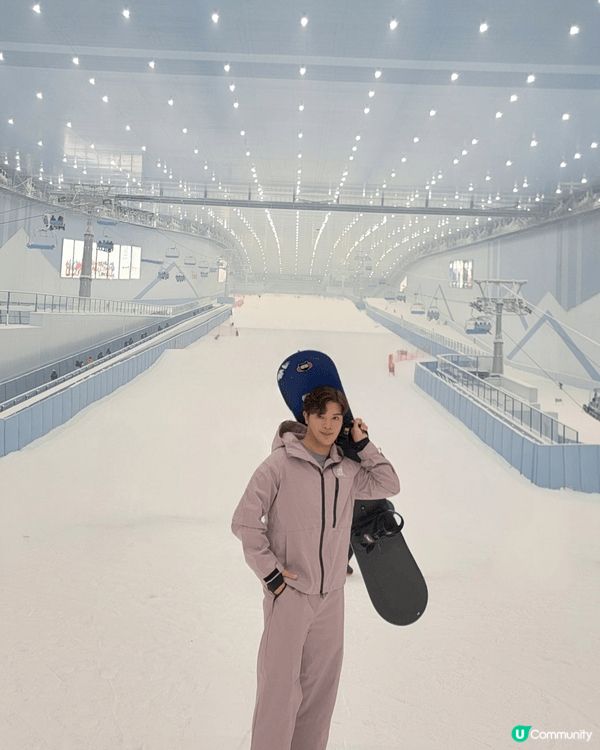深圳前海華發冰雪世界（又名「華發冰雪熱雪奇蹟」）已於 202...