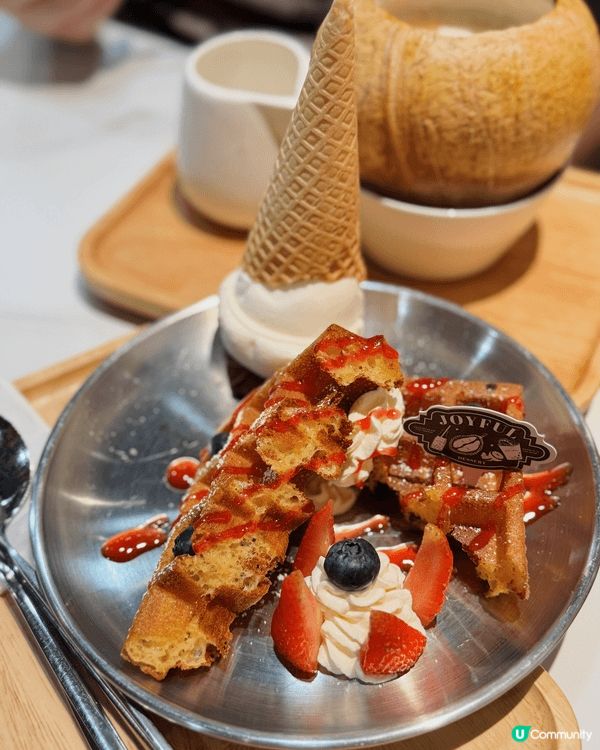 【#旺角美食】超滑足料椰皇燉蛋白‼️超多款中西式甜品選擇‼️
