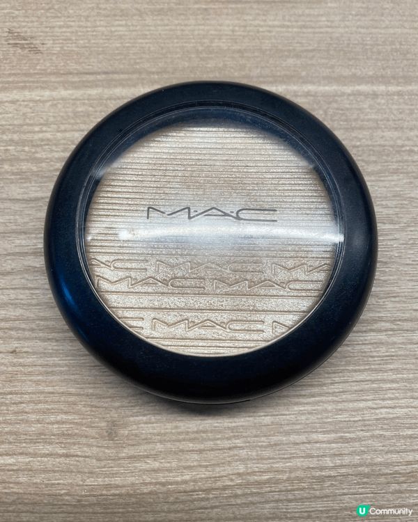 Mac 閃亮立體光影粉餅在妝容上好自然，但偏向歐美感重，另外...