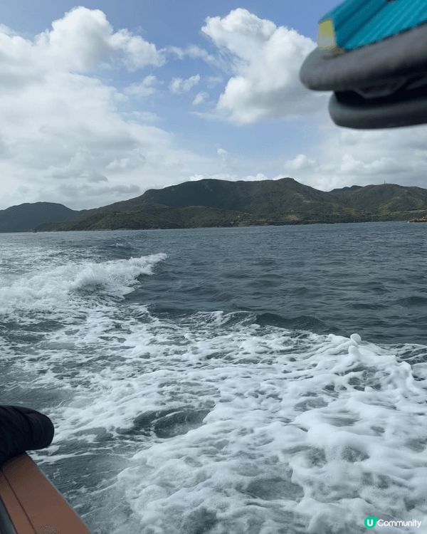 西貢碼頭充滿海風同漁船往來嘅悠閒氣氛，周邊景色開揚又好打卡，...