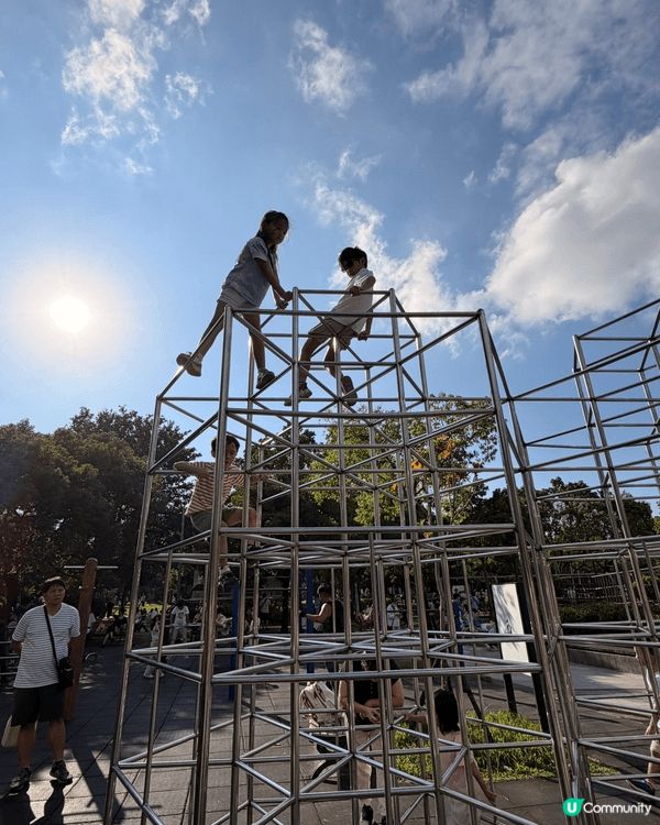 台北大安森林公園，是台北市中心最大型的公園，非常值得遊玩打卡...