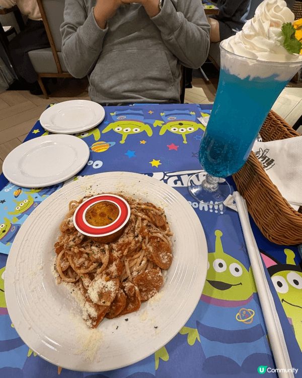 位於旺角TOP 商場內的餐廳，主題是三眼仔，我本身以為這就是...