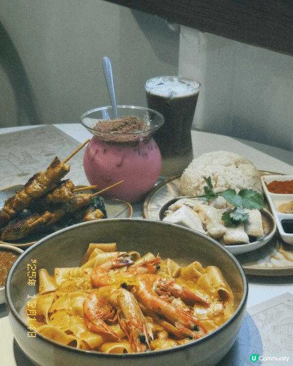 這組照片展示的是在香港品嚐的美食，而且帶有新加坡和韓國風味的...