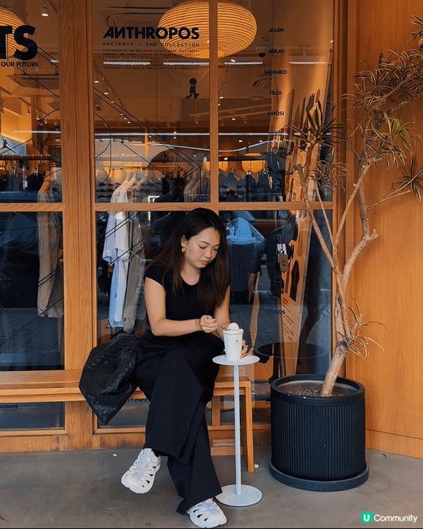 ☕️ 旺角鬧市中潮牌店外但隱世小角落