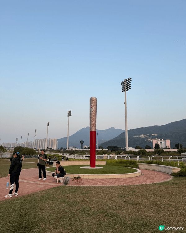彭福公園 可以放鬆心情～坐下草地野餐 放狗 一家大細都啱黎！...