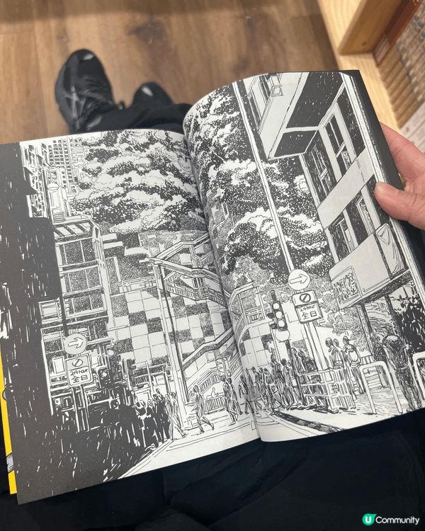 位於深水埗的獵人書店，推薦大量本地的作者和畫家，琳瑯滿目的書...