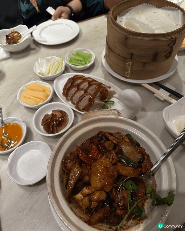 上面個海同炸醬麵海鮮麵都係係濟州海邊，上一個月帶左成班屋企人...