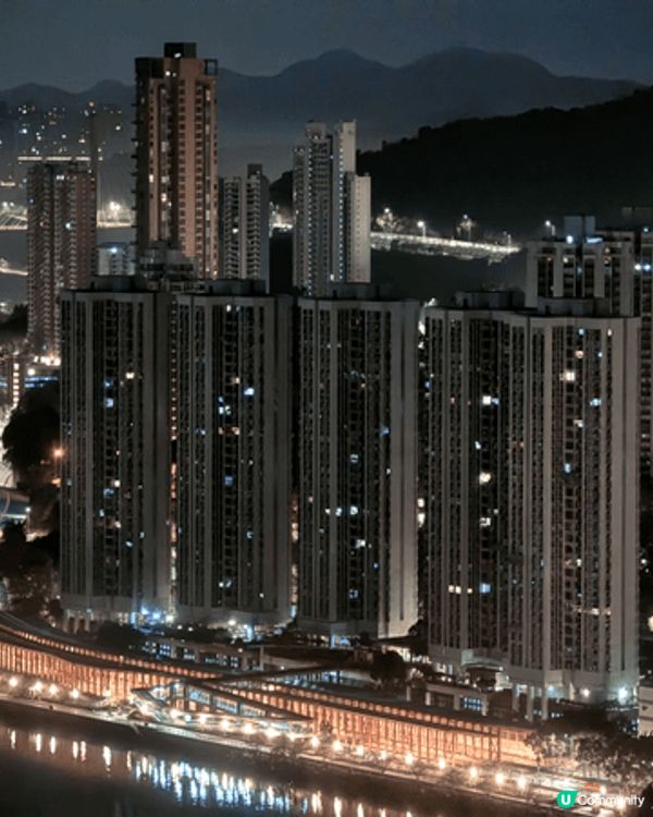 圖一為凱旋門獨特的建築設計，擁有令人驚艷的造型。圖二是在寶馬...