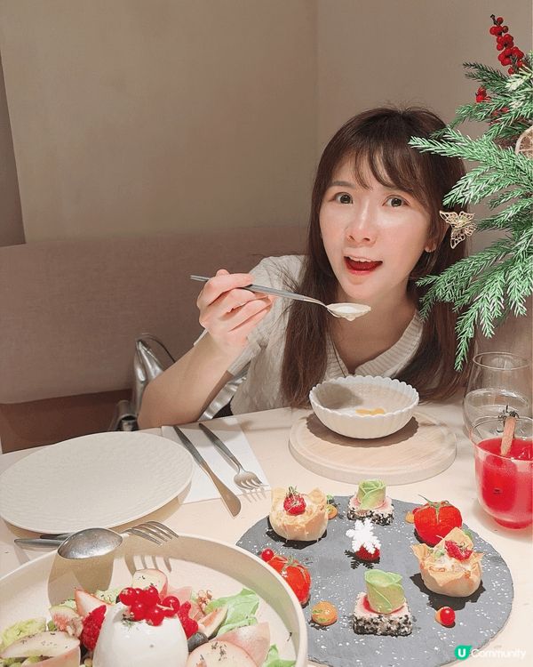香港超多裝修花盡心思嘅小眾餐廳氛圍好好，好啱打卡之餘，嘢食都...