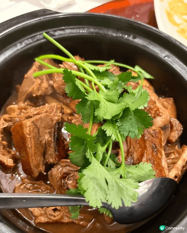 有一晚唔知食乜就諗起荃灣有得食碌鵝嘅朝日館嚐嚐，反而佢哋嘅小...