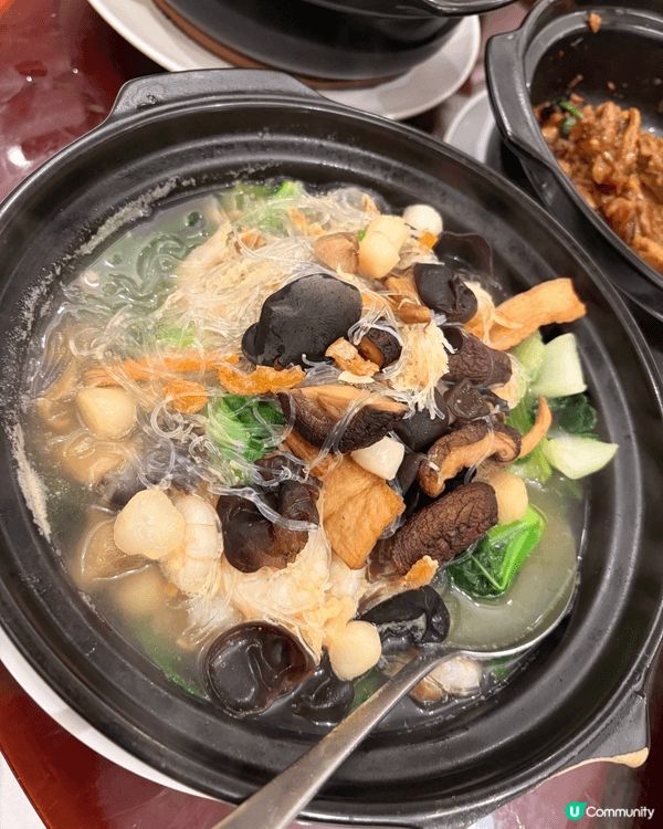 有一晚唔知食乜就諗起荃灣有得食碌鵝嘅朝日館嚐嚐，反而佢哋嘅小...