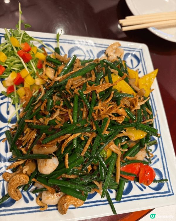 有一晚唔知食乜就諗起荃灣有得食碌鵝嘅朝日館嚐嚐，反而佢哋嘅小...