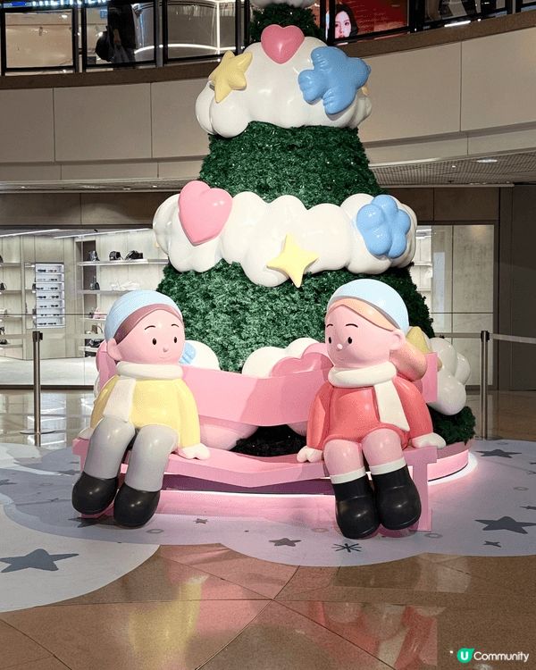 呢個十二月因為就到聖誕節既關係周圍都有好靚既裝鉓、第一、二張...