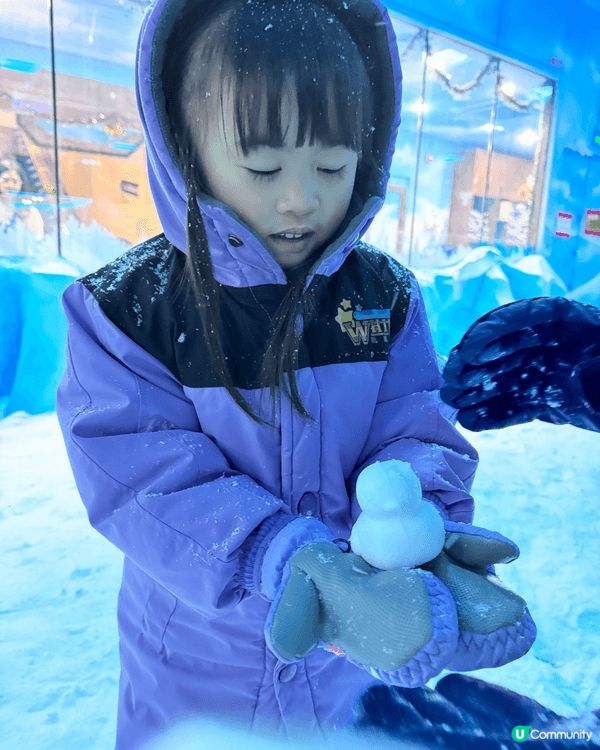 合和中心歡樂天地冰雪王國，親子好去處，香港唯一有得玩雪既地方...
