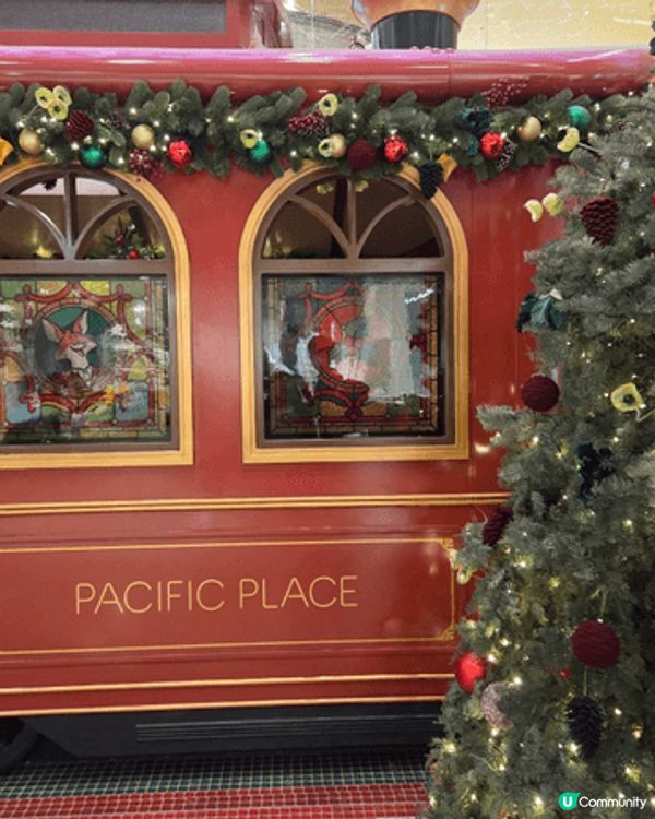 每一年嘅聖誕節都一定要去pacific place打卡，因為...