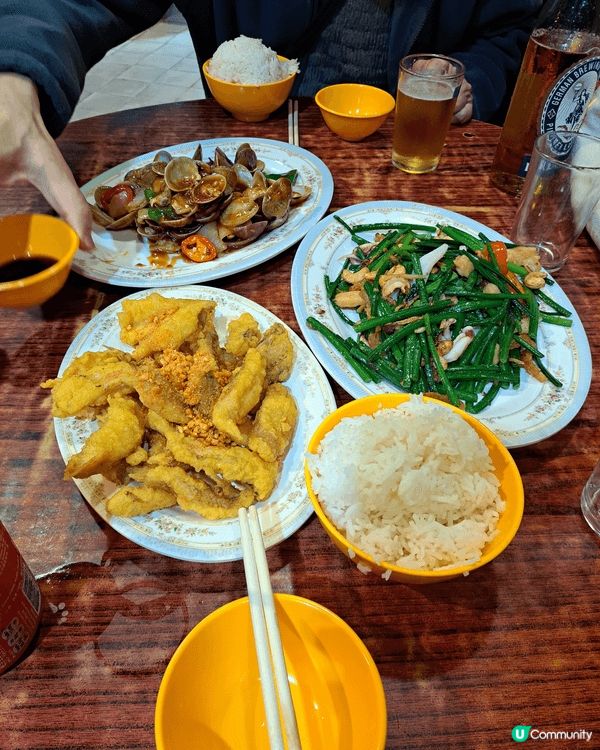 充滿香港特色的廟街，大排檔以及小市集，有人情味，多元文化