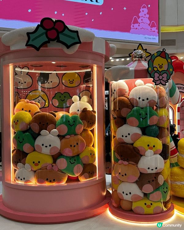 Mikiki商場今年的聖誕裝飾是line friends m...