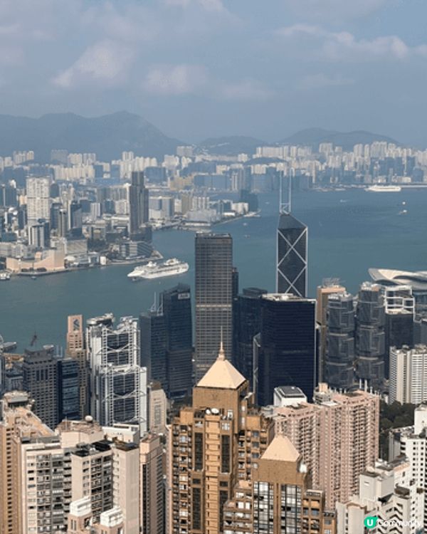 睇到維多利亞港、香港島與九龍天際線，日落同夜景尤其震撼。可坐...