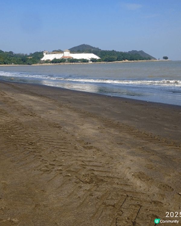 澳門黑沙海灘，比想像中乾淨。黑沙海灘公園鄰近澳門黑沙海灘，當...