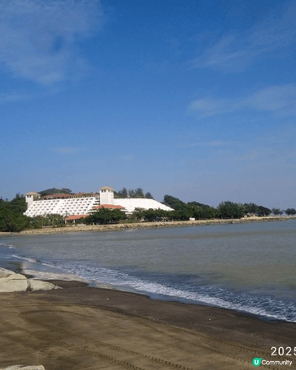 澳門黑沙海灘，比想像中乾淨。黑沙海灘公園鄰近澳門黑沙海灘，當...