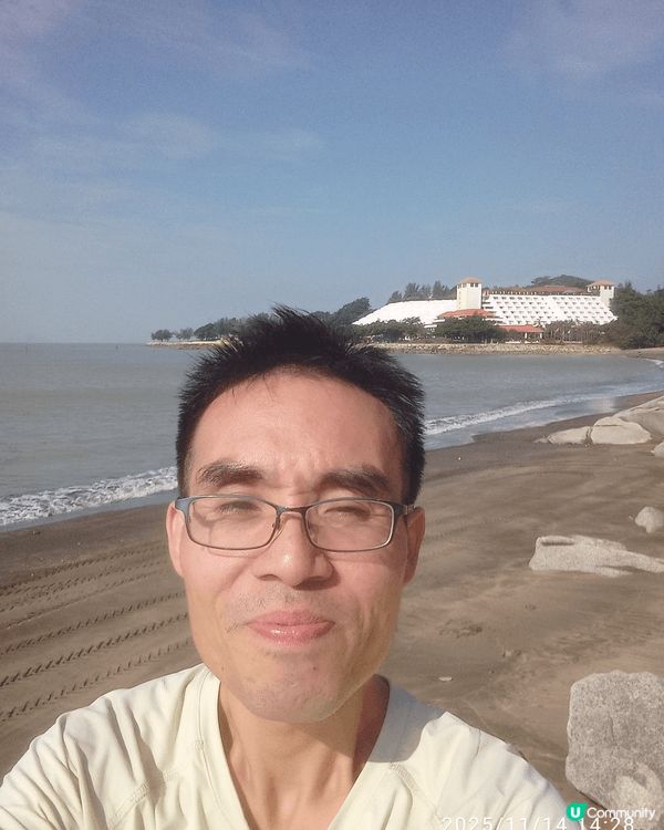 澳門黑沙海灘，比想像中乾淨。黑沙海灘公園鄰近澳門黑沙海灘，當...