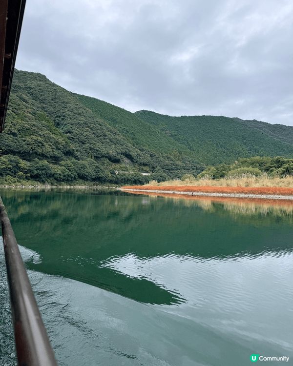 四萬十川位於日本高知縣，是著名的清流，以其清澈的河水和周圍壯...