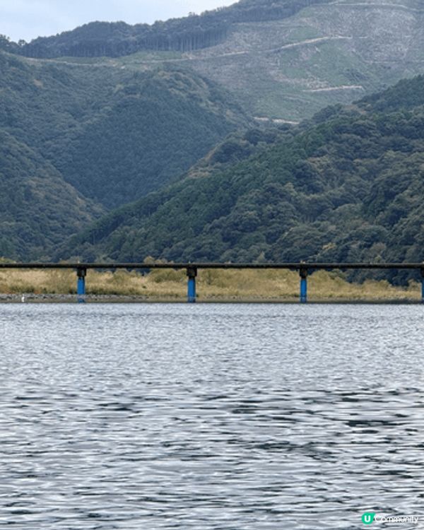 四萬十川位於日本高知縣，是著名的清流，以其清澈的河水和周圍壯...