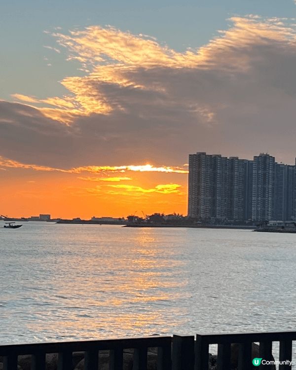 咖啡灣BBQ，海邊地方方便，睇埋日落景色，夕陽無限好。