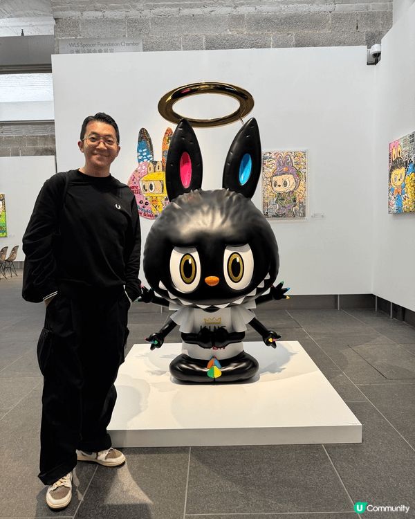 第一及第二張相係赤柱聖誕市集，嗰度有特色野食、唱歌表演、精品...