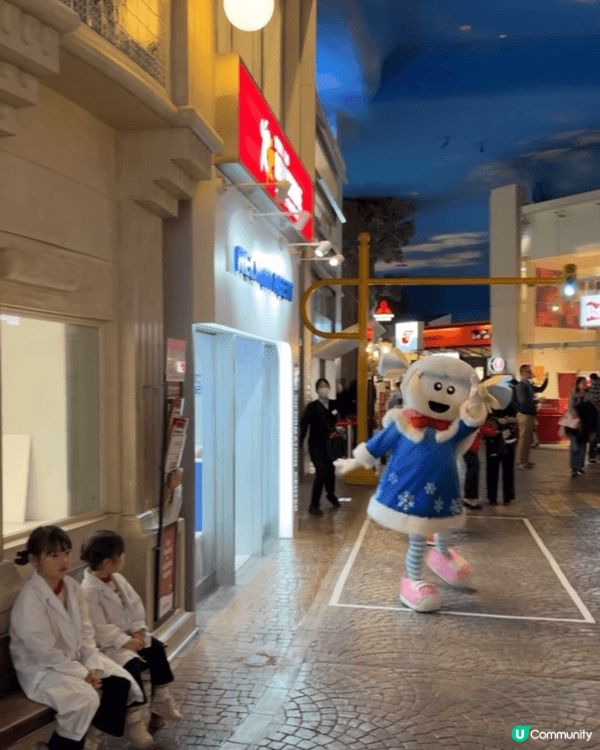 今個聖誕去了東京的Kidzania親子樂園，入面可以扮演唔同...